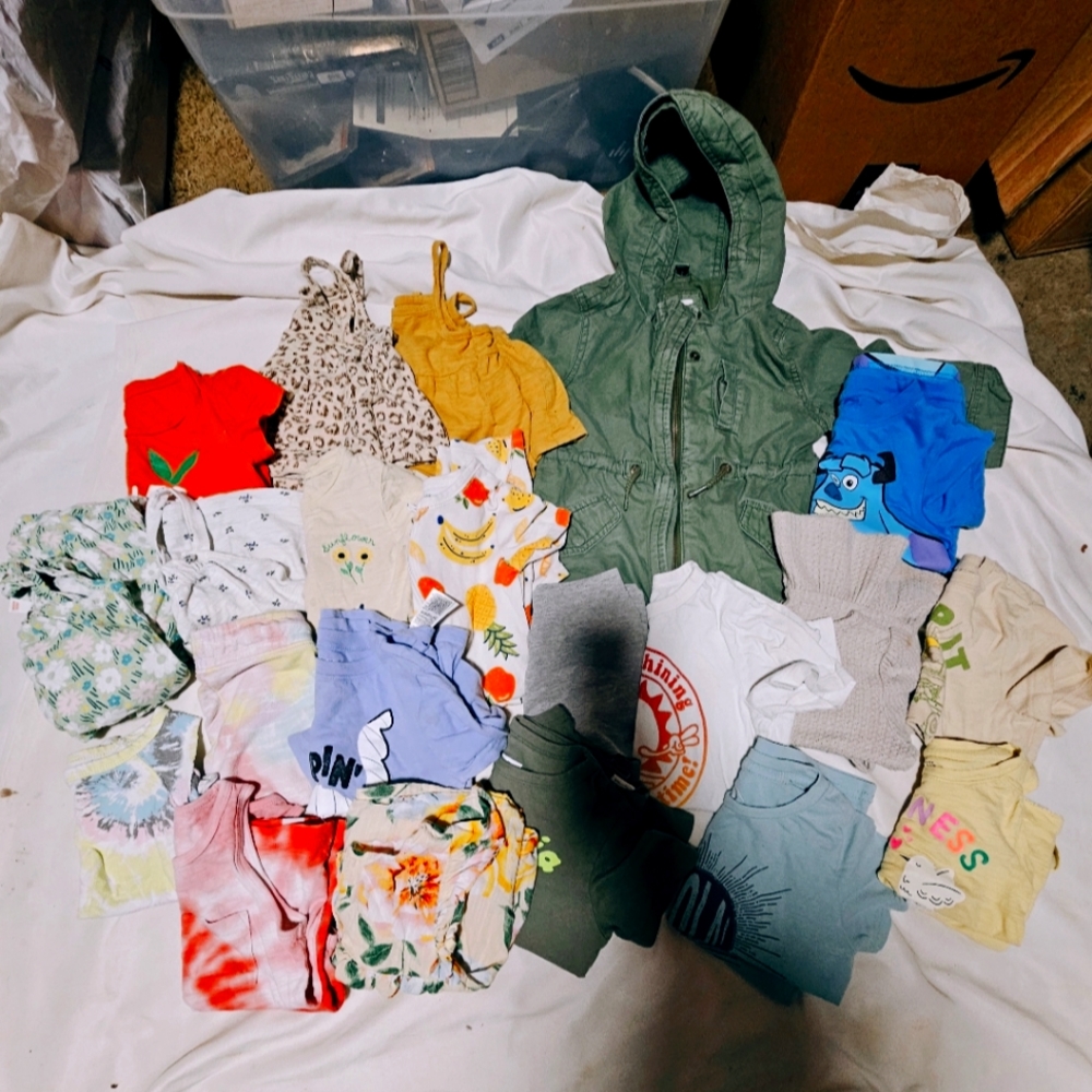 Girl babygirl clothes bundle 2T - 4T lot 21pcs  GAP, OLD NAVY,